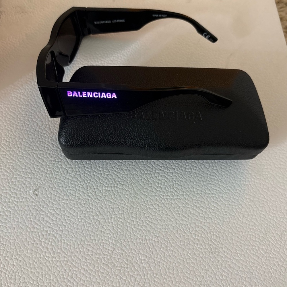 Balenciaga Black Rectangular Sunglasses with Case - Picture 5 of 9
